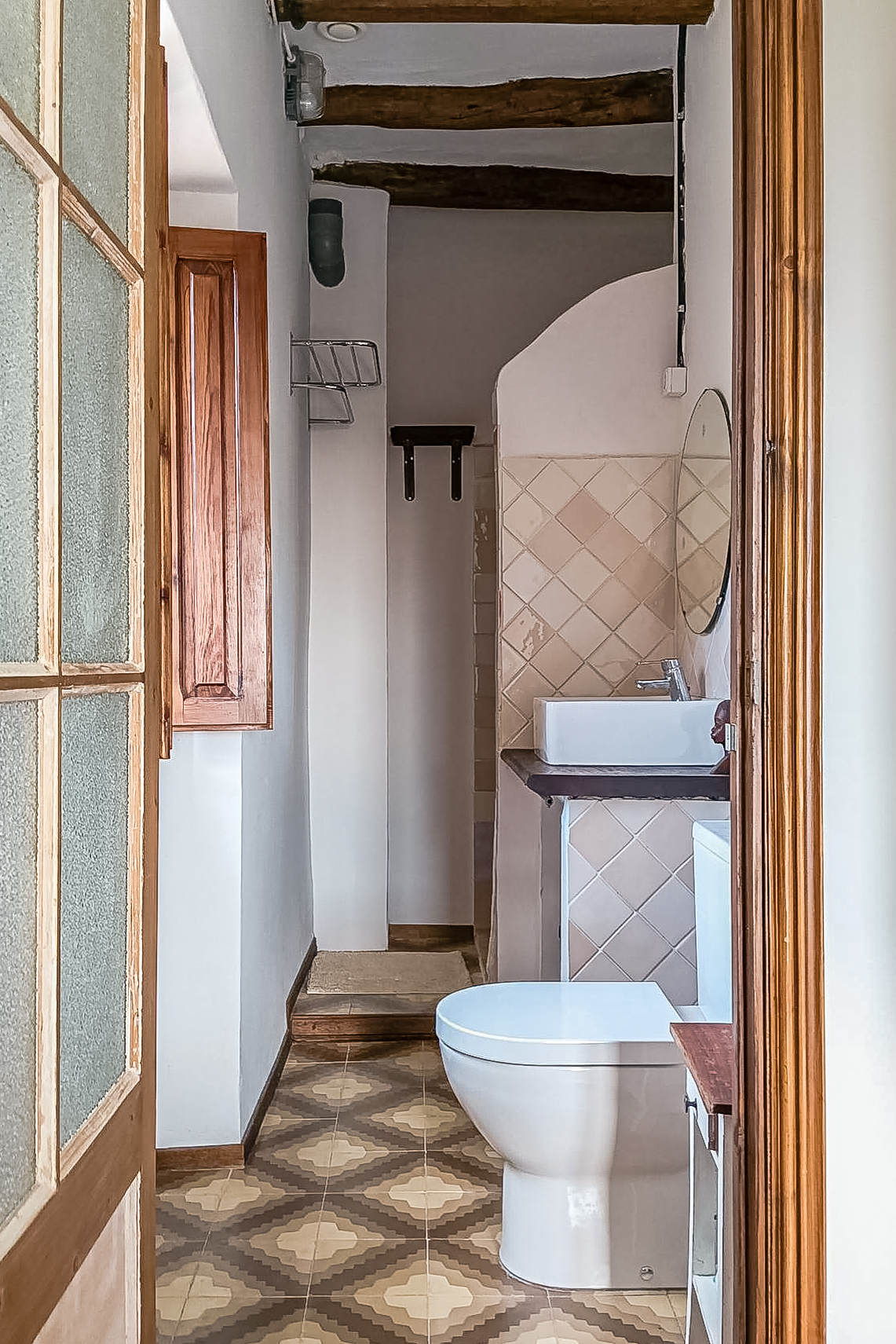 Bathroom Cal Guixater 1