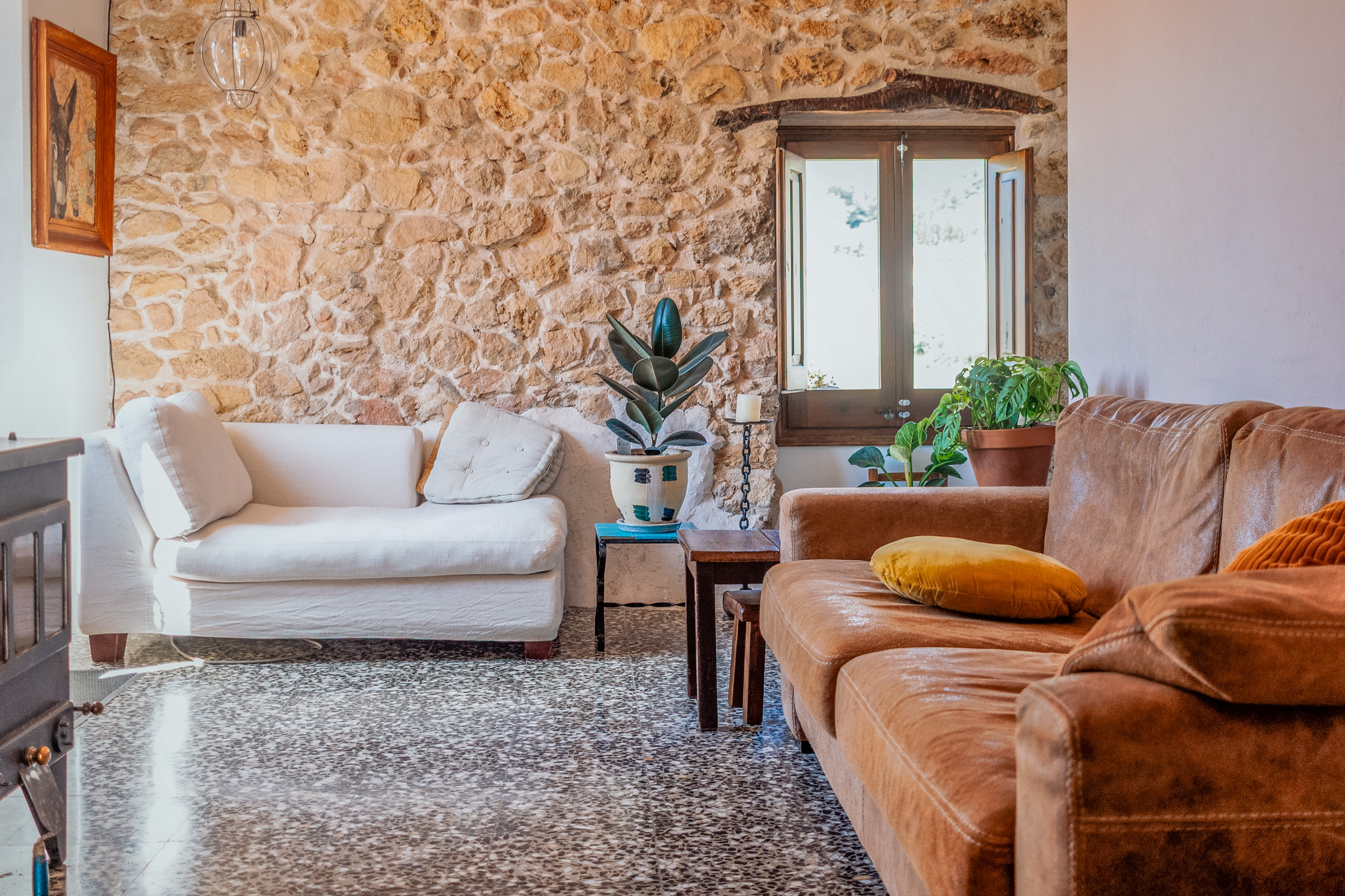 Living Area Cal Guixater 1