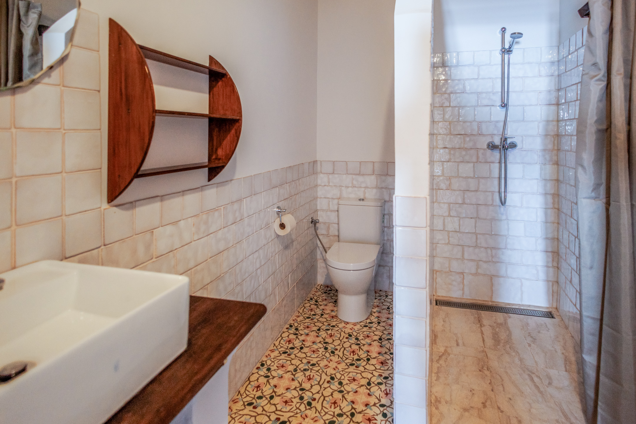 Bathroom Cal Guixater 2